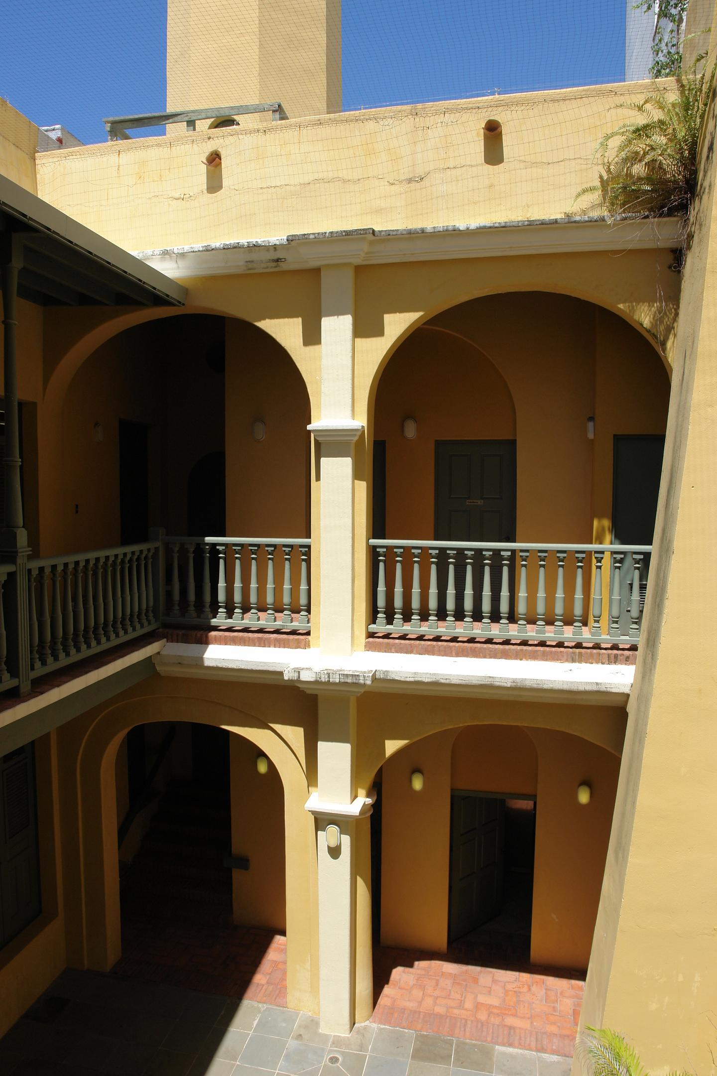 Calle de la Fortaleza 56 - Antigua Real Audiencia - Conservatorio De Artes Del Caribe - San Juan (Viejo San Juan) - 2011 00023